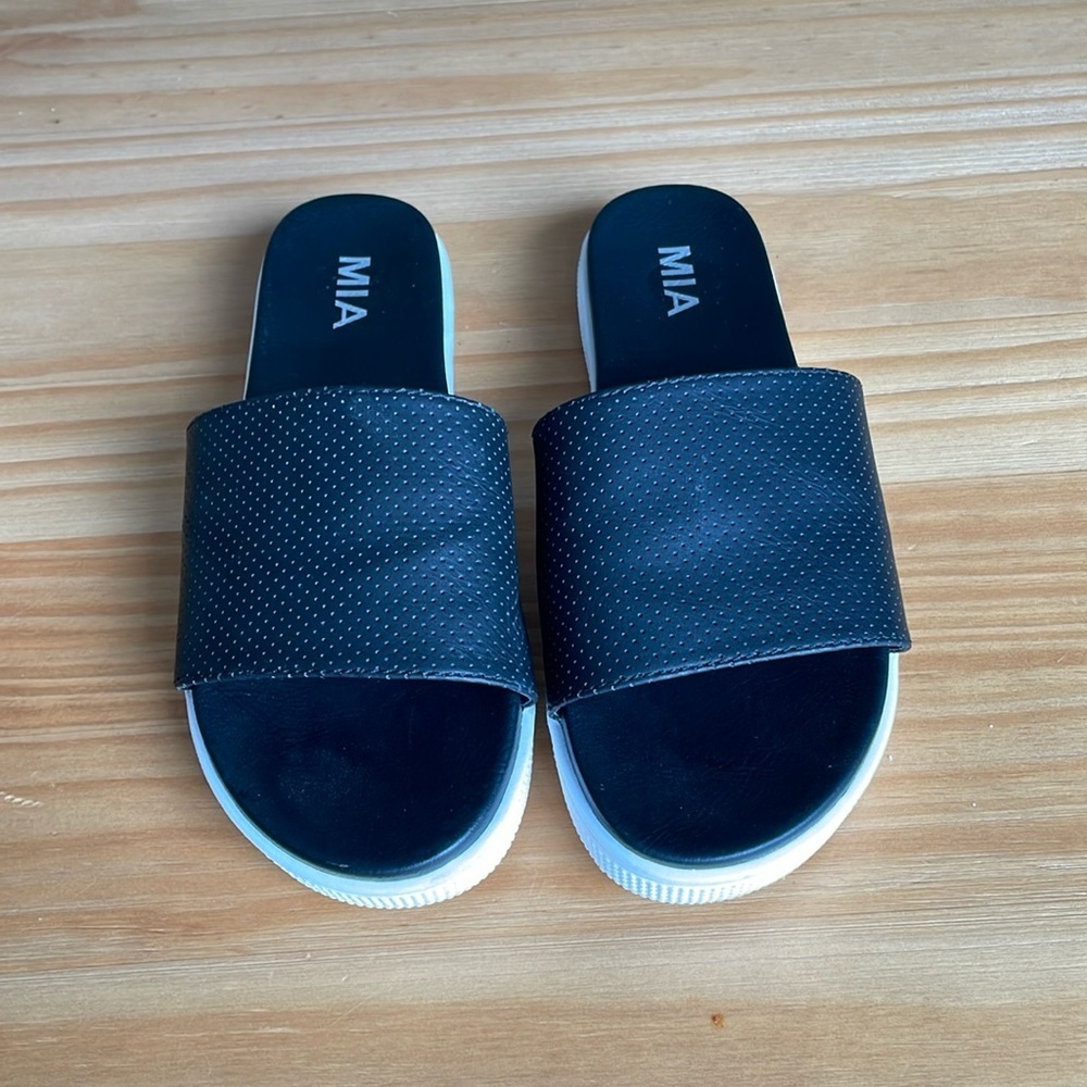 Mia Black and White Sandal Slides